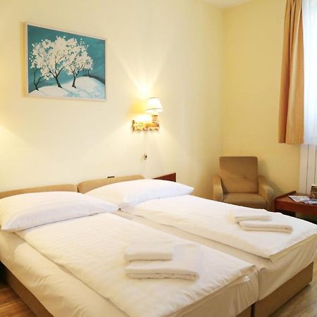 Hotel Bara Gellert Budapeszt Zewnętrze zdjęcie